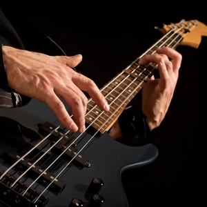 Уроки бас-гитары для взрослых